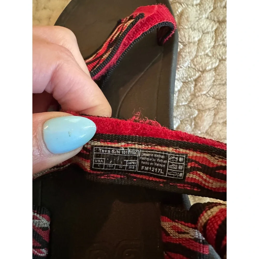 Teva Hurricane XLT 2 Kids Sandals Red Black Geometric Strappy Size 1 1019390C